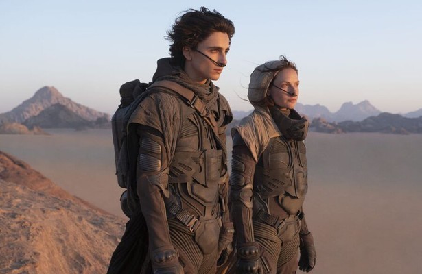 Timothée Chalamet en Rebecca Ferguson in Dune
