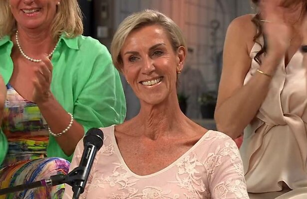 Els reageert geschokt als ze hoort dat Mike bezet is.