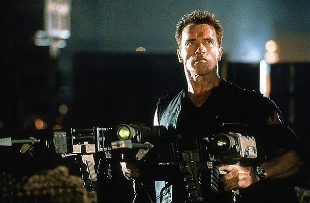 Arnold Schwarzenegger gumt je verleden uit