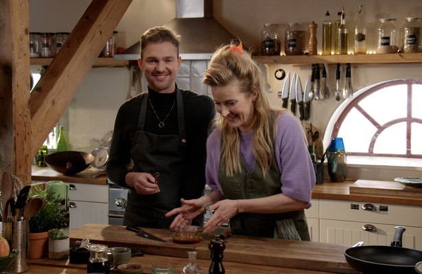 Jetske van den Elsen en Mikko Kuiper in Een Weekje Zonder