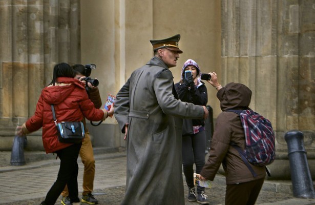 Oliver Masucci als Adolf Hitler in Er Ist Wieder Da