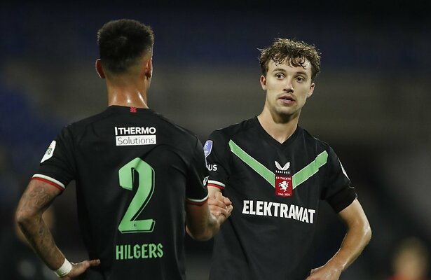 Mees Hilgers en Youri Regeer van FC Twente