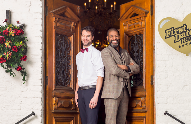 Barman Victor en gastheer Sergio.