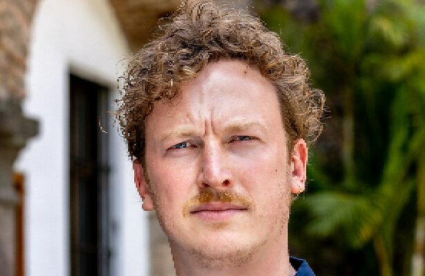 Fons Hendriks in Wie Is de Mol? 2024