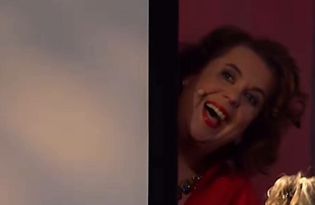 Francis van Broekhuizen treedt op voor André van Duin.