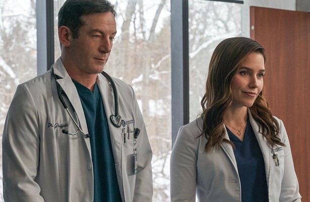 Jason Isaacs en Sophia Bush in Good Sam