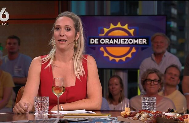 Hélène Hendriks verrast door Django.