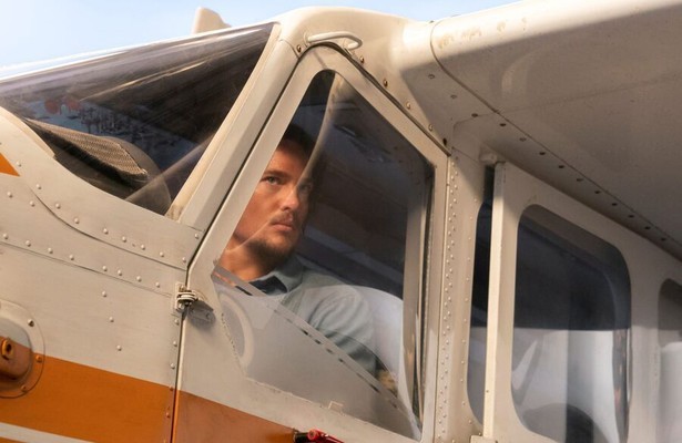 Alexander Dreymon in Horizon Line