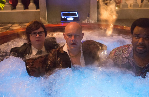 Clark Duke, Rob Corddry en Craig Robinson in Hot Tub Time Machine 2