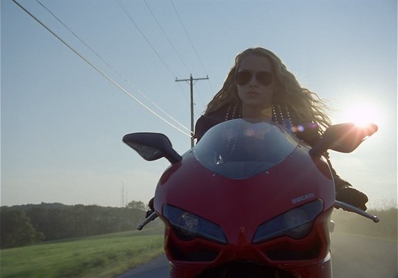 Alex Pettyfer op de vlucht