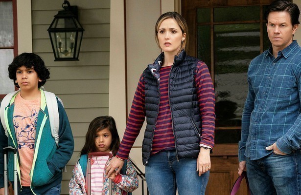 Rose Byrne en Mark Wahlberg als adoptieouders