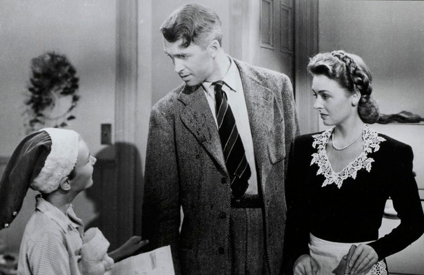 James Stewart en Donna Reed in It's a Wonderful Life