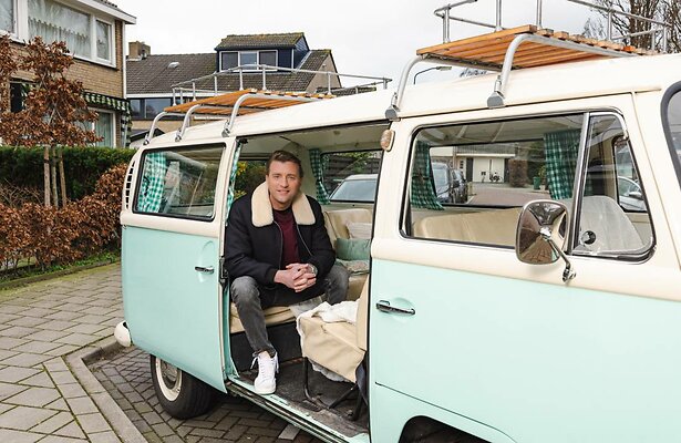 Jan Versteegh presenteert Kinderen Kopen Een Huis.