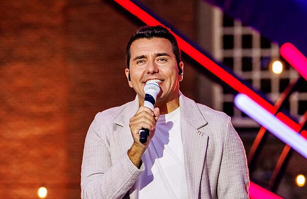 Jan Smit tijdens Muziekfeest op het Plein