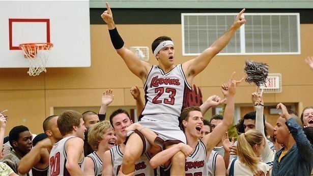 Rokkenjager krijgt koekje van eigen deeg