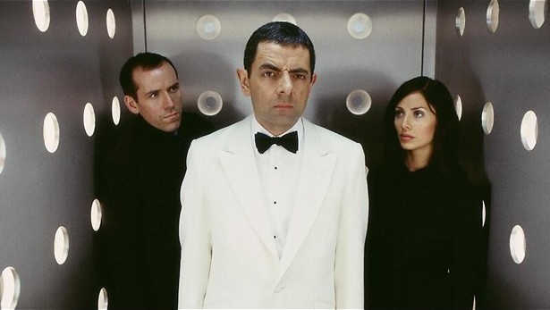 Rowan Atkinson is de slechtste spion ooit