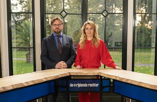 Jetske van den Elsen en mr. John Reid