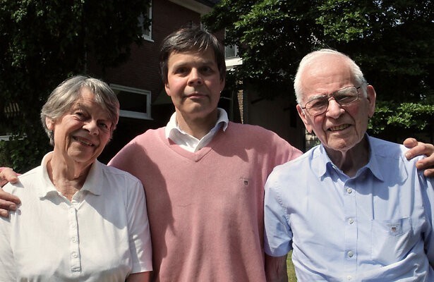 Kees Momma en zijn ouders 