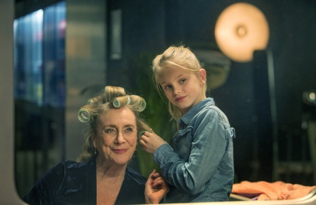 Beppie Melissen en Vita Heijmen in Kapsalon Romy