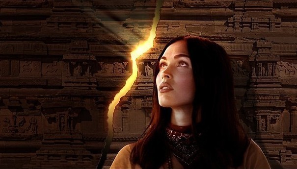 Megan Fox bij Stonehenge