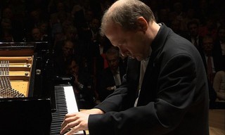 Legato - World of the Piano