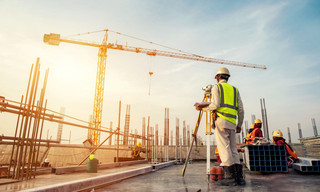 Les nouveaux bâtisseurs