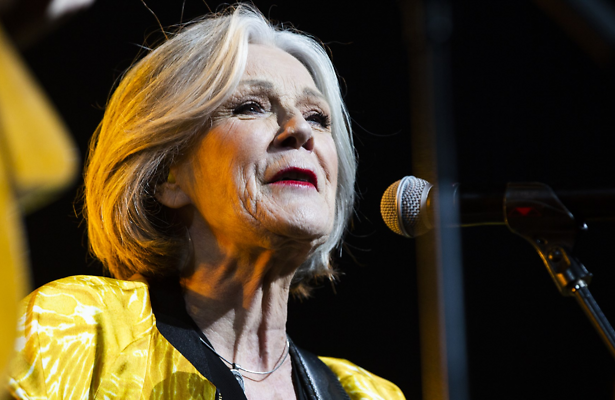 Lenny Kuhr met De troubadour in Ziggo Dome.