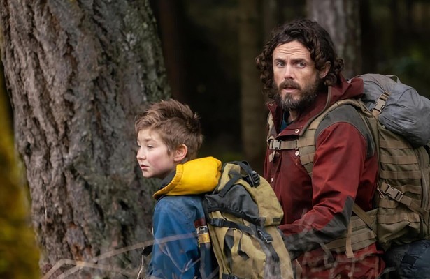 Anna Pniowsky en Casey Affleck in Light of My Life