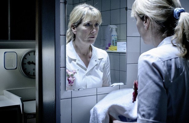 Ariane Schluter in Lucia de B.