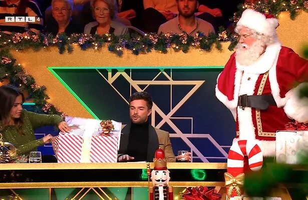 Buddy en Monica kregen kerstpresentjes