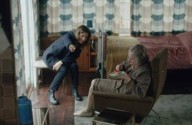 Rifka Lodeizen en Loes Luca in Maud & Babs