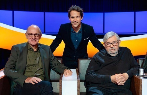 Victor Mids met Maarten van Rossem en Philip Freriks in Mindf*ck Oudejaarsspecial