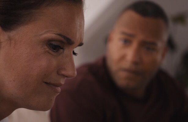 Nina durft eindelijk toe te geven aan haar verdriet