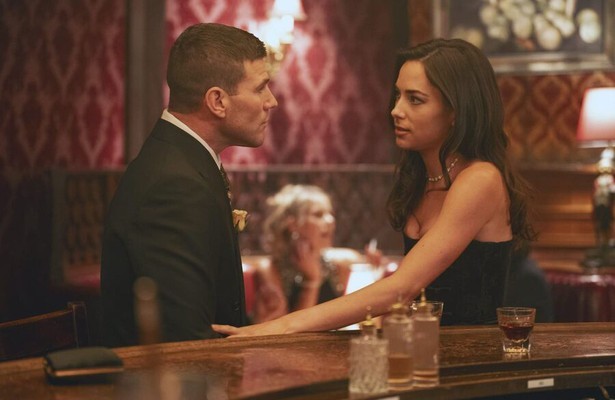 Austin Stowell als Leroy Jethro Gibbs & Mariel Molino als Cecilia 'Lala' Dominguez