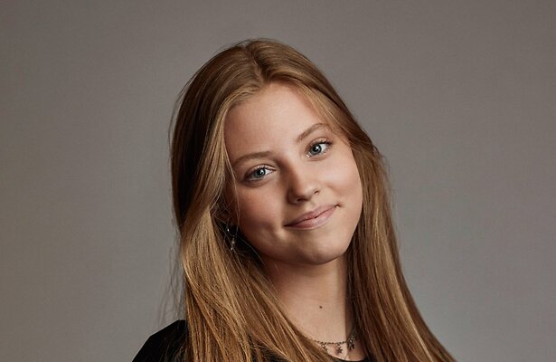 Noa Jacobus als Nola in GTST