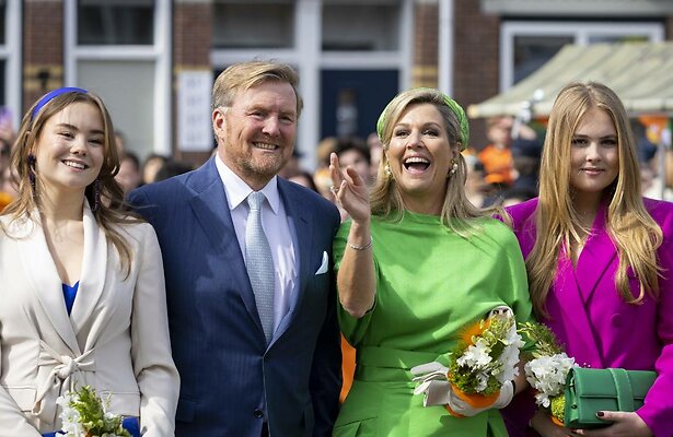 Koning Willem-Alexander, koningin Maxima, prinses Amalia en prinses Ariane