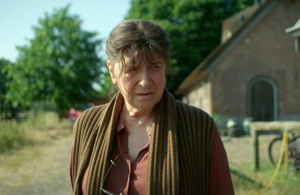 Olga Zuiderhoek in Zussen