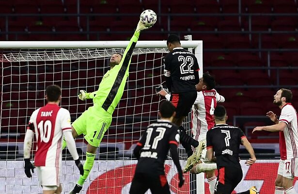 Maarten Stekelenburg & Denzel Dumfries