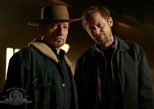 Jimmi Simpson en Terry O'Quinn