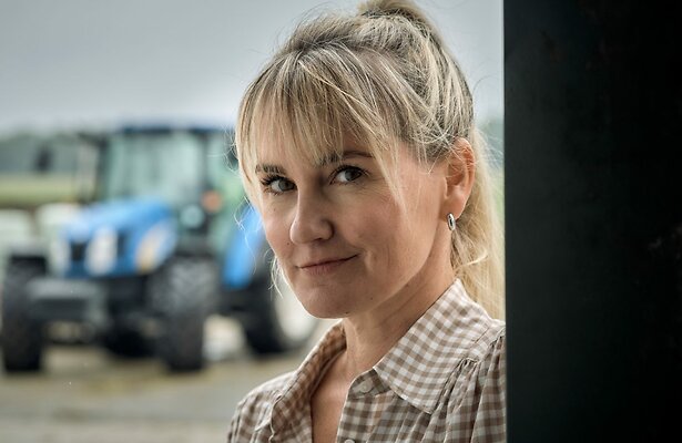 Peggy Vrijens als Vera in Woeste Grond