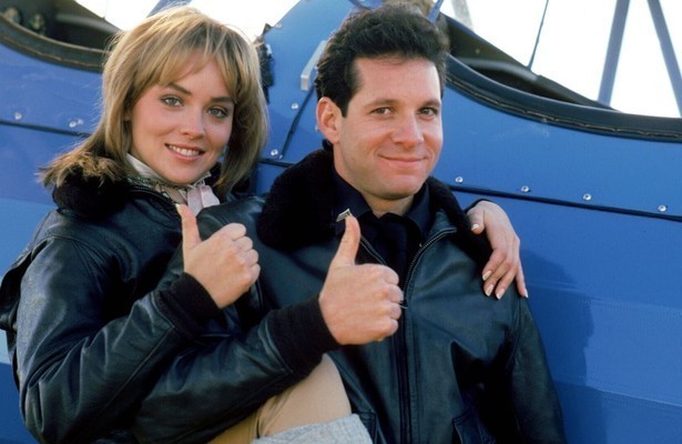 Sharon Stone en Steve Guttenberg uit Police Academy 4: Citizens on Patrol