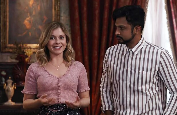 Rose McIver en Utkarsh Ambudkar in Ghosts