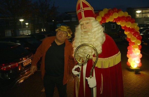 Paul de Leeuw, Sinterklaas