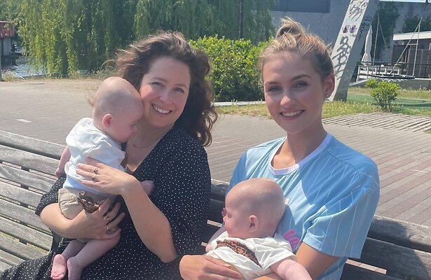 Sanne Vogel en Nina voor Vier Handen op Eén Buik