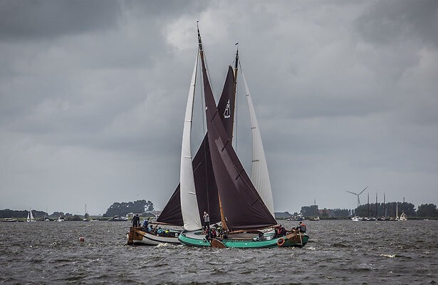 Skûtsjesilen bij Elahuizen