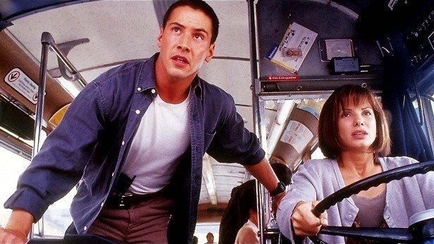 Keanu Reeves en Sandra Bullock racen door L.A.