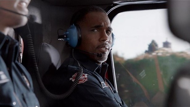 Jacht op criminele vrouw in Station 19