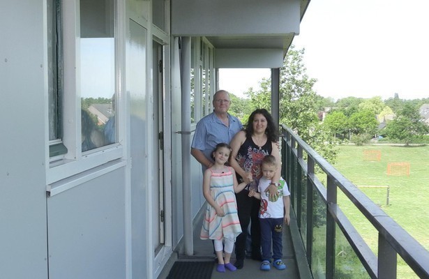 Michel, Monica en de kinderen in Steenrijk, Straatarm