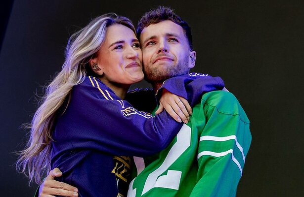 Suzan en Freek tijdens optreden op Concert at Sea.