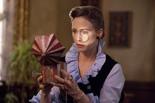 Knokken tegen demonen in spookhuis in The Conjuring